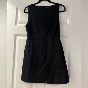 Alice + Olivia Black Sheath Mini Dress Crew Neck Sleeveless